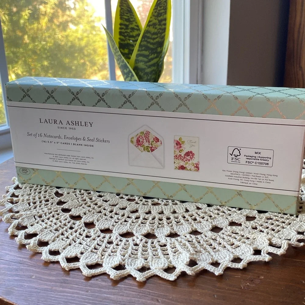 Laura Ashley Stationery Box Set in Mint and Gold Set of 13 Thank You Cards.